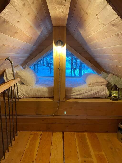 Ski-In Chalet: Private Hot Tub, Bonus Bunk House Fernie Exterior photo