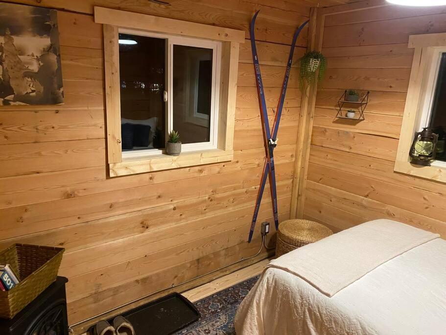 Ski-In Chalet: Private Hot Tub, Bonus Bunk House Fernie Exterior photo