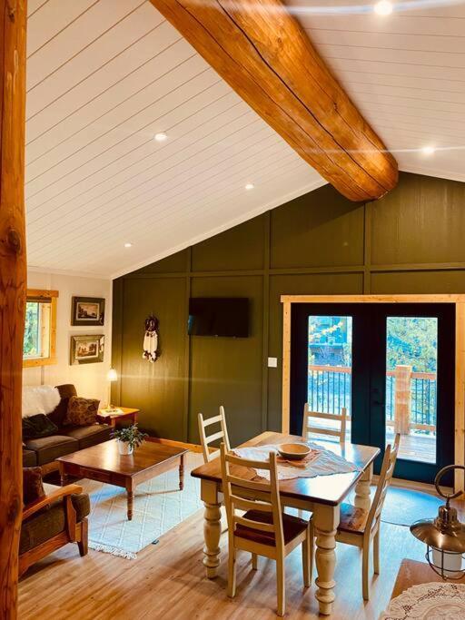 Ski-In Chalet: Private Hot Tub, Bonus Bunk House Fernie Exterior photo